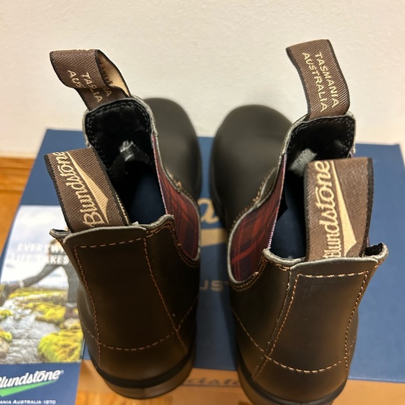 NEW🤎BLUNDSTONE 500 ORIGINAL Brown/burgundy Chelsea Boots size 7us - Picture 4 of 6